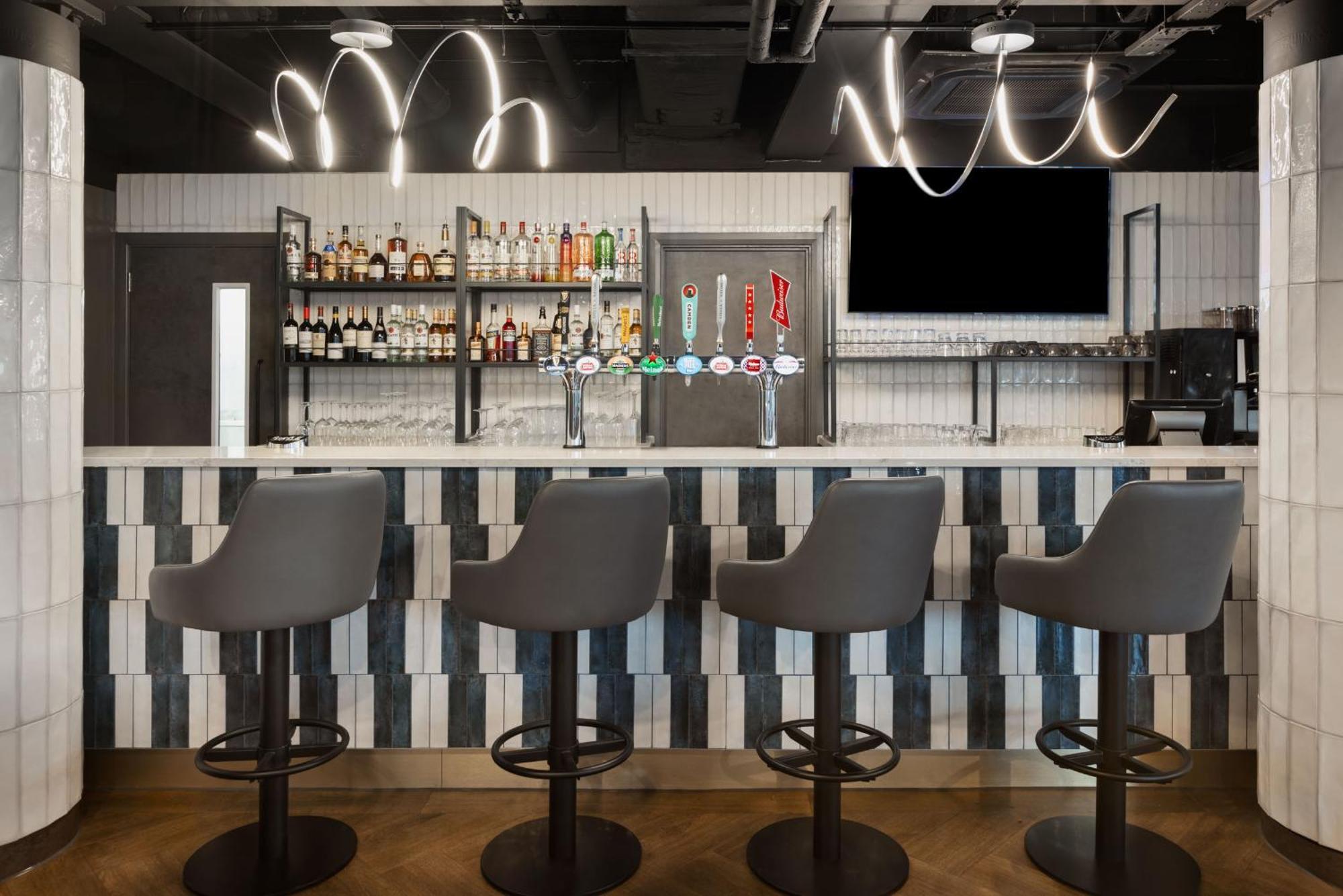 Spark By Hilton London Romford Exterior photo