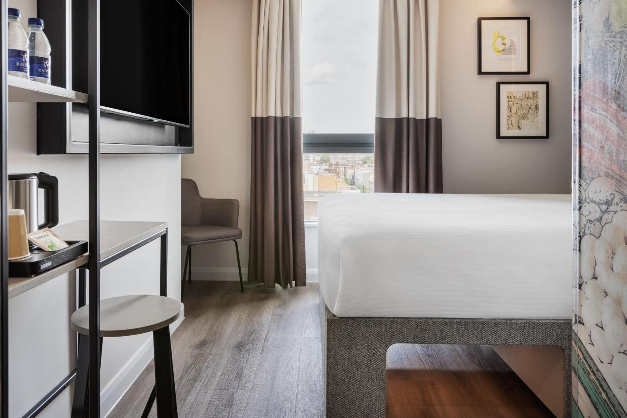 Spark By Hilton London Romford Exterior photo