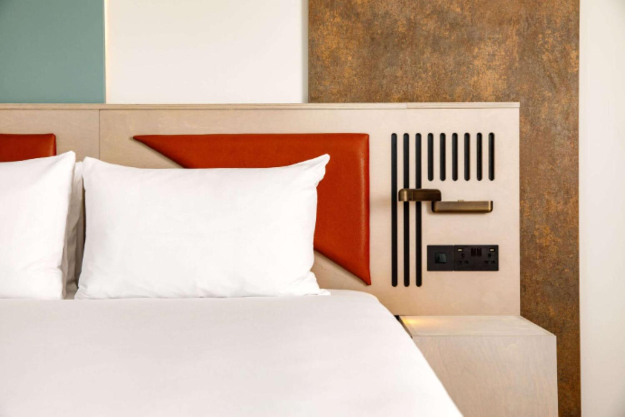 Spark By Hilton London Romford Exterior photo